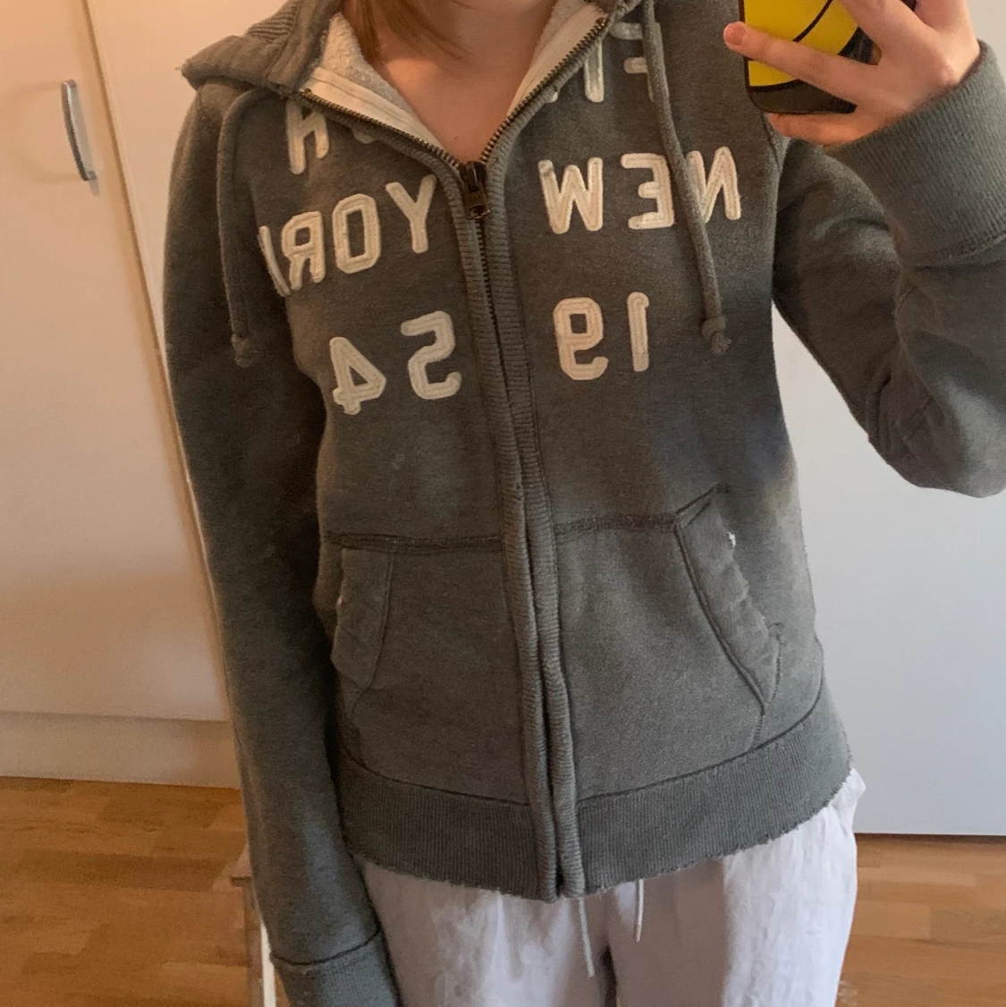 Grå zip up