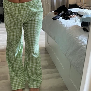 Rutiga byxor💚 - Supersnygga gröna byxor💚🪩 (jag har vanligtvis M!)