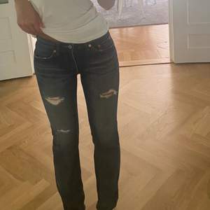 levis jeans med straight passform