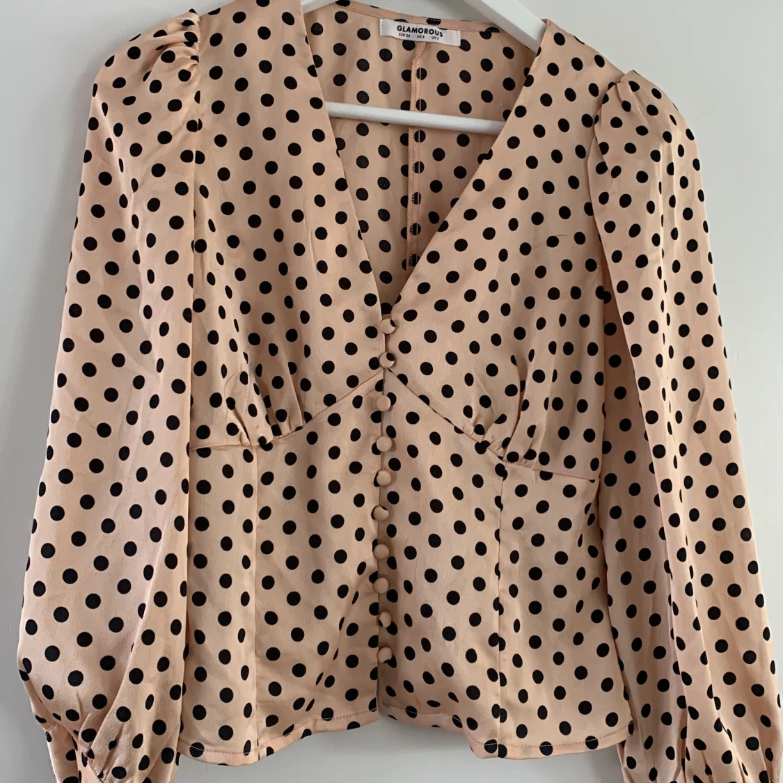 Prickig oanvänd blus