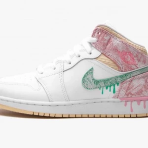 Air Jordan 1 Mid Paint Drip (GS) - Ett par Jordan använda 5 gånger orginal pris cirka 3000