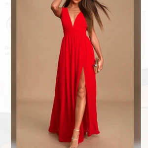 Röd balklänning  - balklänning från Lulus i strl S, använd 1 gång 