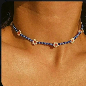 Pärlhalsband  - Jätte fint pärlhalsband. Kan göras i olika modeller och färger såklart❤️❤️ 79kr💗❤️ Frakt 13kr