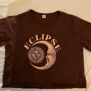 Brun Croptop  - Jättefin, men är inte så fin på mig. Köpare står för frakt 