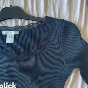 Spets tröja - Lägger upp igen då vinnaren inte svarade. Kommer starta budgivning ifall många ör intresserade ☺️