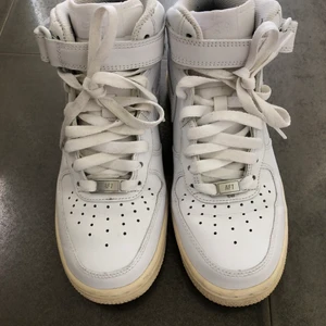 Nike Air Force 1 - Stl 38, knappt anv! Superfint skick!