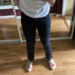 Zara jeans  - Jag säljer skinny jeans ifrån zara. Bra skick.