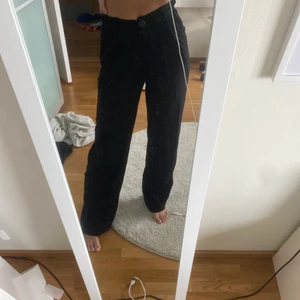 Byxor - Säljer dessa byxor ifrån bershka. Storlek xs💓