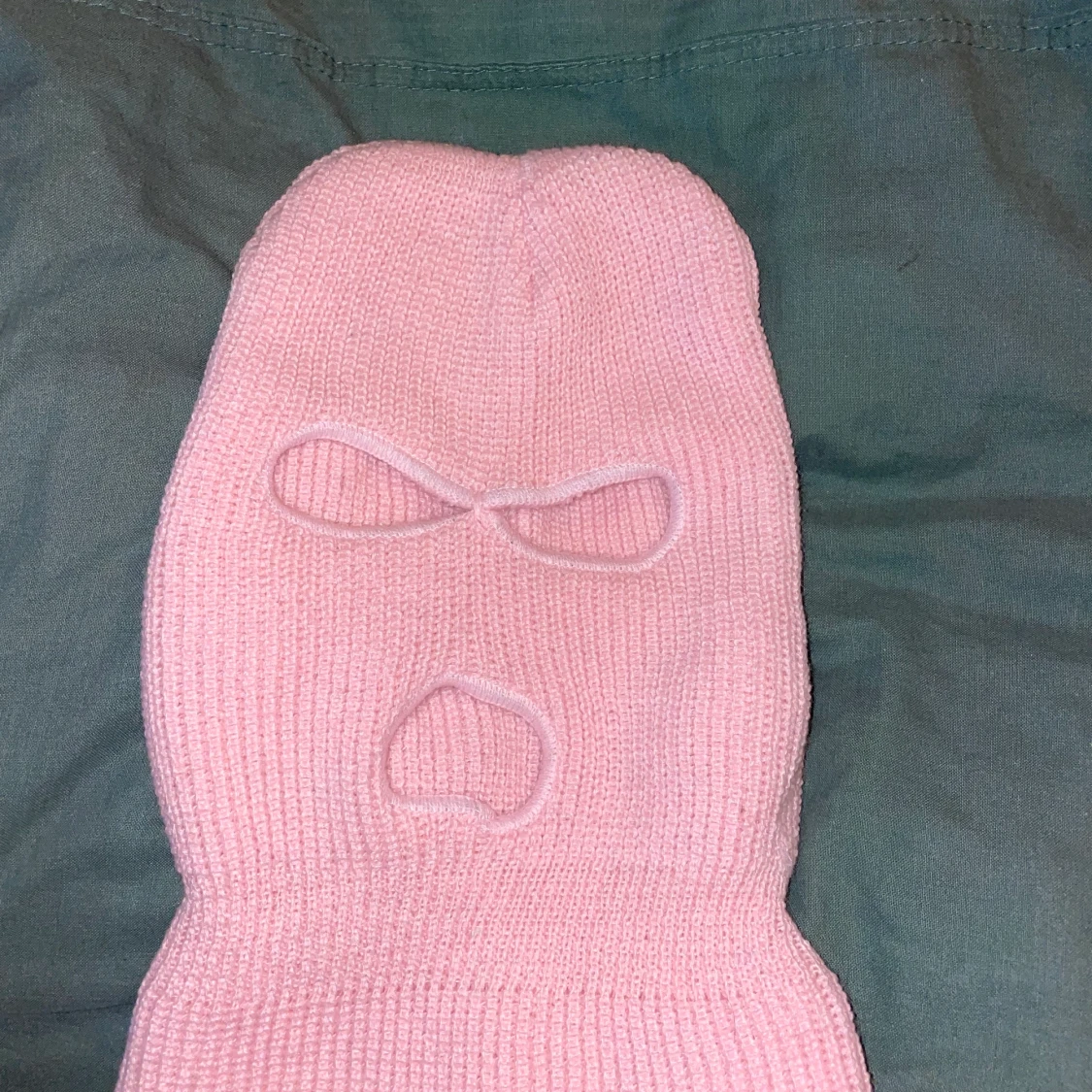 Rosa balaclava mask