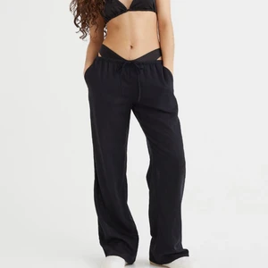 Linnebyxor  - Helt oanvända linnebyxor med lappen kvar. Andra bilden är lånad. Jättefina lågmidjade. 