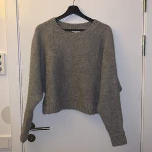 Fin grå stickad tröja från hm i storlek M. 