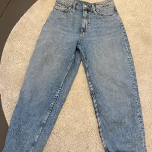 Blå jeans från hm storlek 36