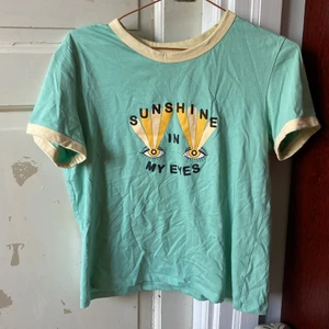 T-shirt - Jättefin tröja ifrån monki i storlek M. I bra skick😊