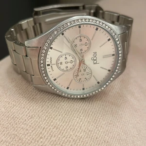 Klocka  - Tyvärr för stor för mig, aldrig använd