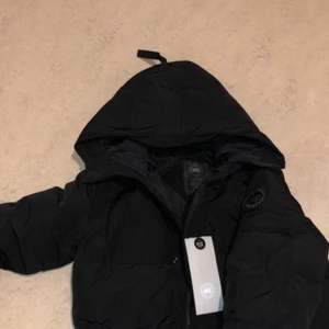 Canada goose - Canada goose MacMillan black label oanvänd 