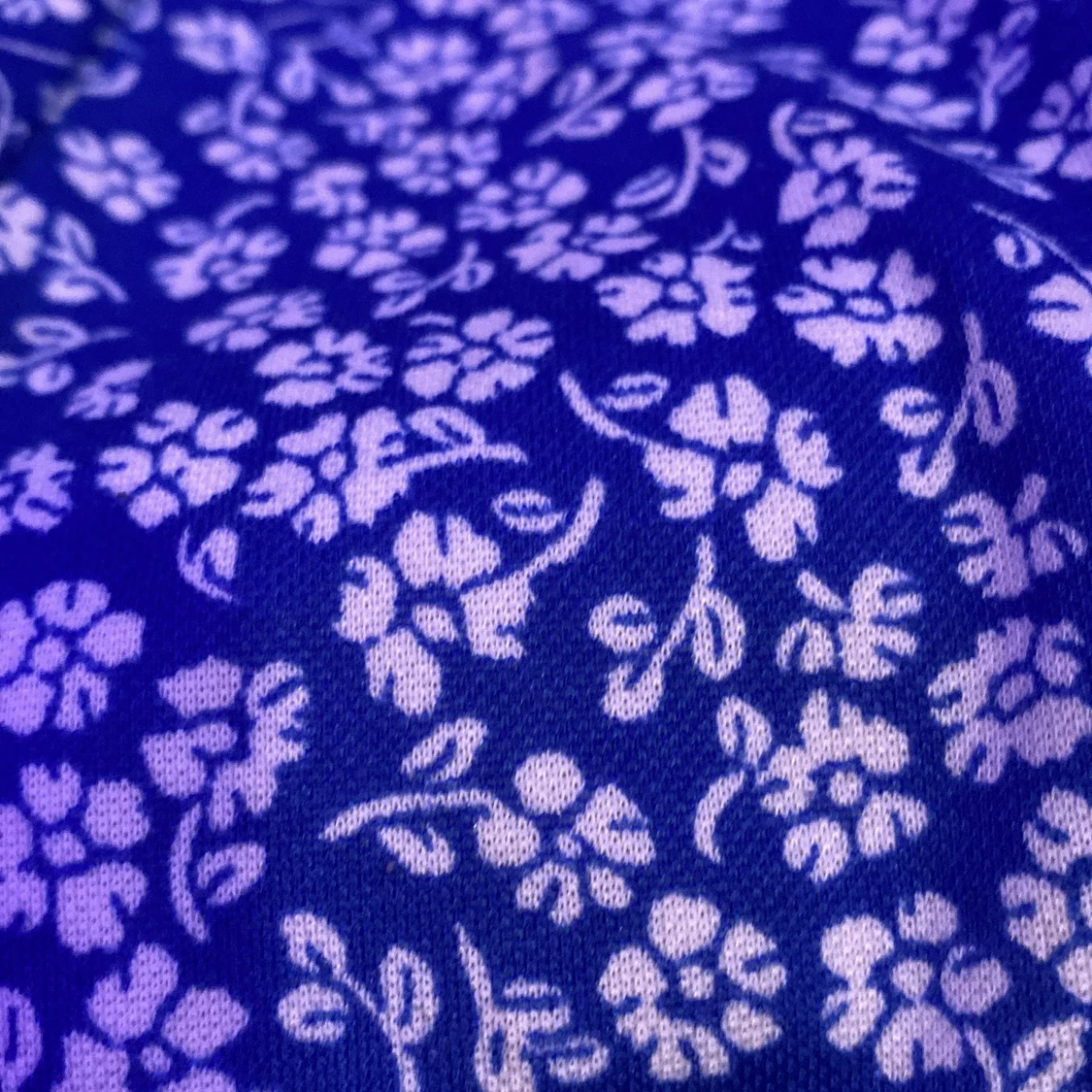 Blå klänning med blommor  - 91