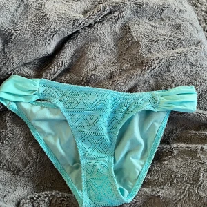 Bikiniunderdel  - Säljer bikiniunderdel från H&M storlek S (36)