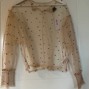 Blus - Blus från ginatricot storlek medium med prislapp kvar. 