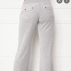 juicy couture byxor - Säljer mina juicy byxor i storlek M!🌟🌟💗💕💕