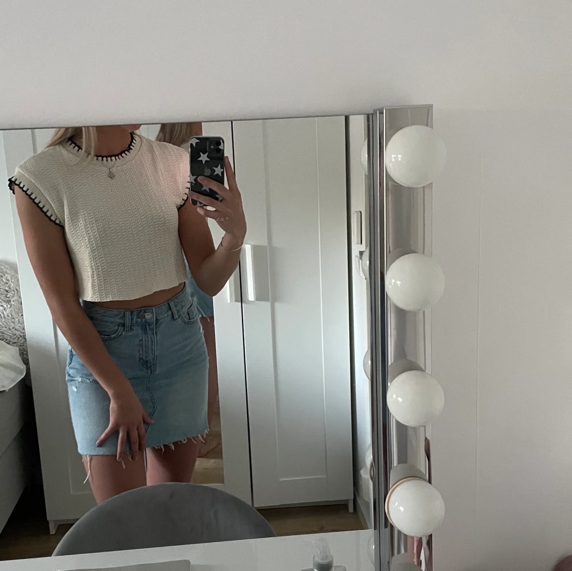 Stickad croppad topp