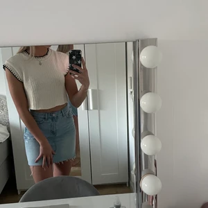 Stickad croppad topp - Från Zara, aldrig använd med prislapp kvar, köpt för 229❣️