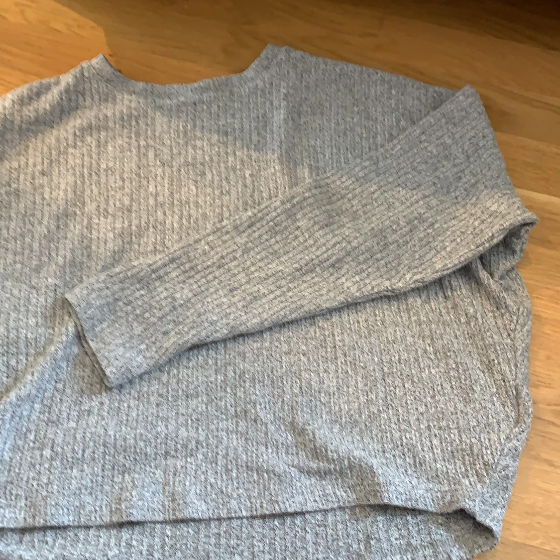 Grå tröja - 90