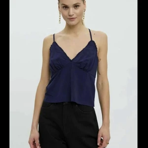 Linne - Säljer detta populära linnet från Zalando fast i svart, så himla fint nu till sommaren, och så fin öppen rygg💕