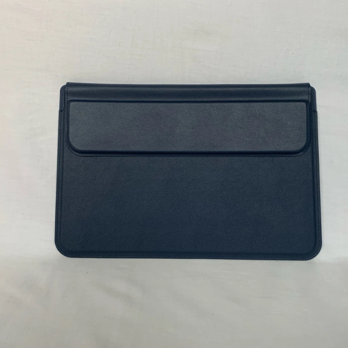 Mörkblått datorfodral 