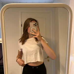 tshirt - croppad tshirt från H&M