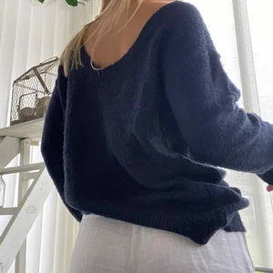 Stickad tröja  - Blå stickad tröja, superskön och stretchig❤️