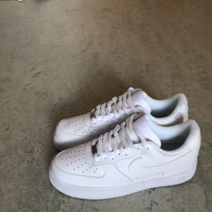 Nike Air Force 1 unisex - Detta är oanvända Air forces 1 i storlek 42. Sko lådan och kvittot kommer ej.