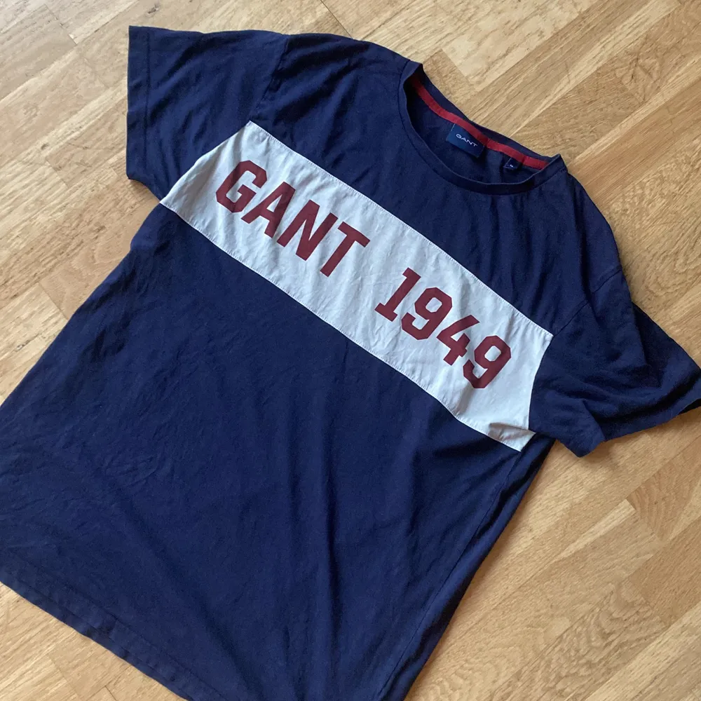 Gant t-shirt i fint skick ! Köparen står för frakten, skickar omgående ⭐️. T-shirts.