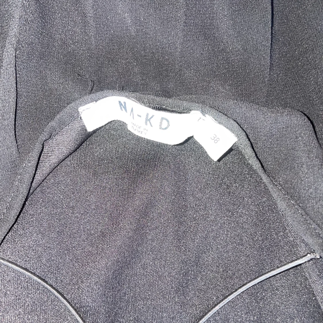 Klänning med öppen rygg - 90