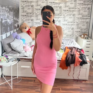 Rosa klänning!  - Rosa klänning från bikbok superfin och bekväm! Använd en gång! 