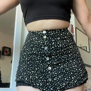 Kjol xxs - Mini kjol med knappar