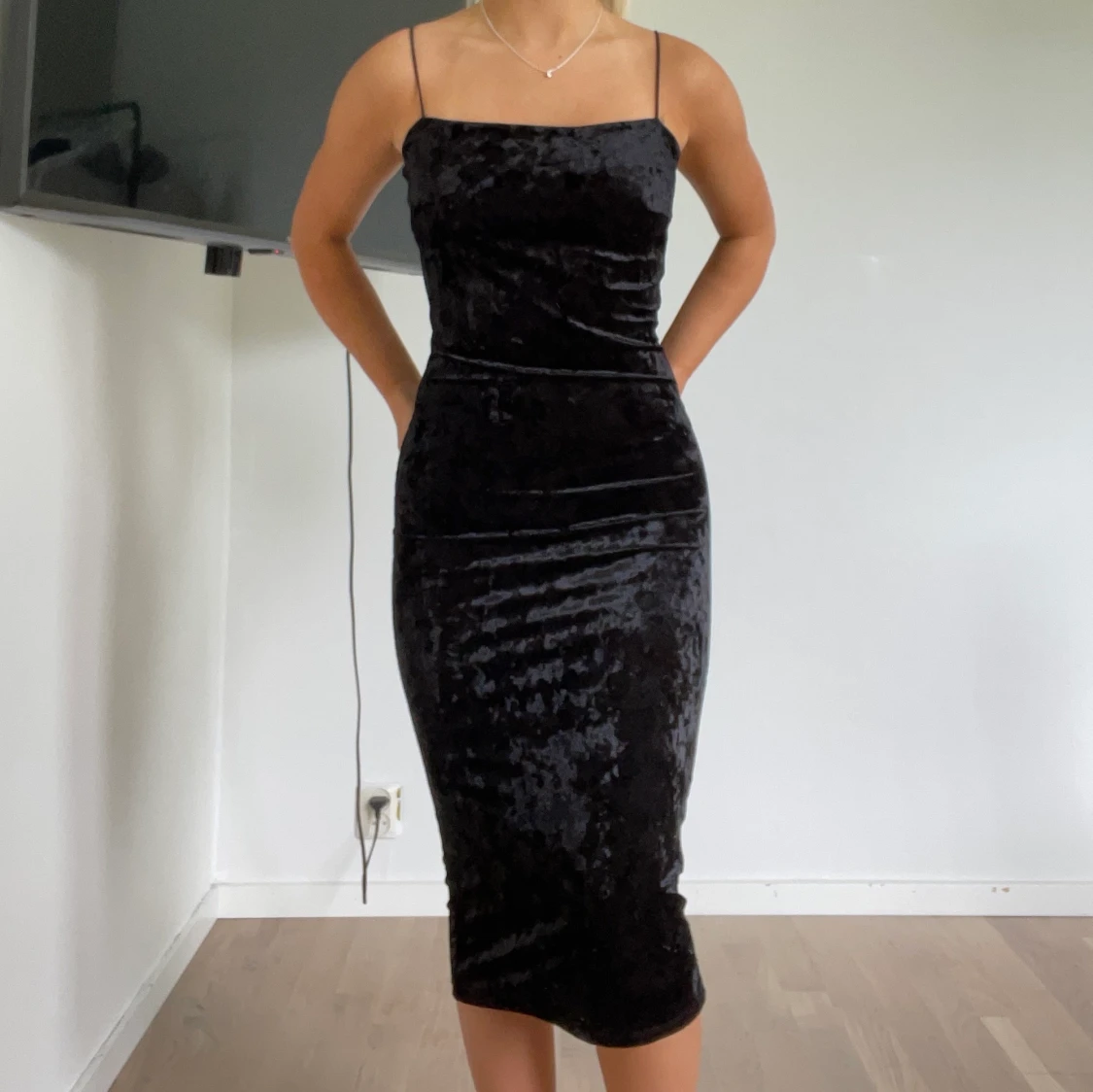 Svart croppad klänning