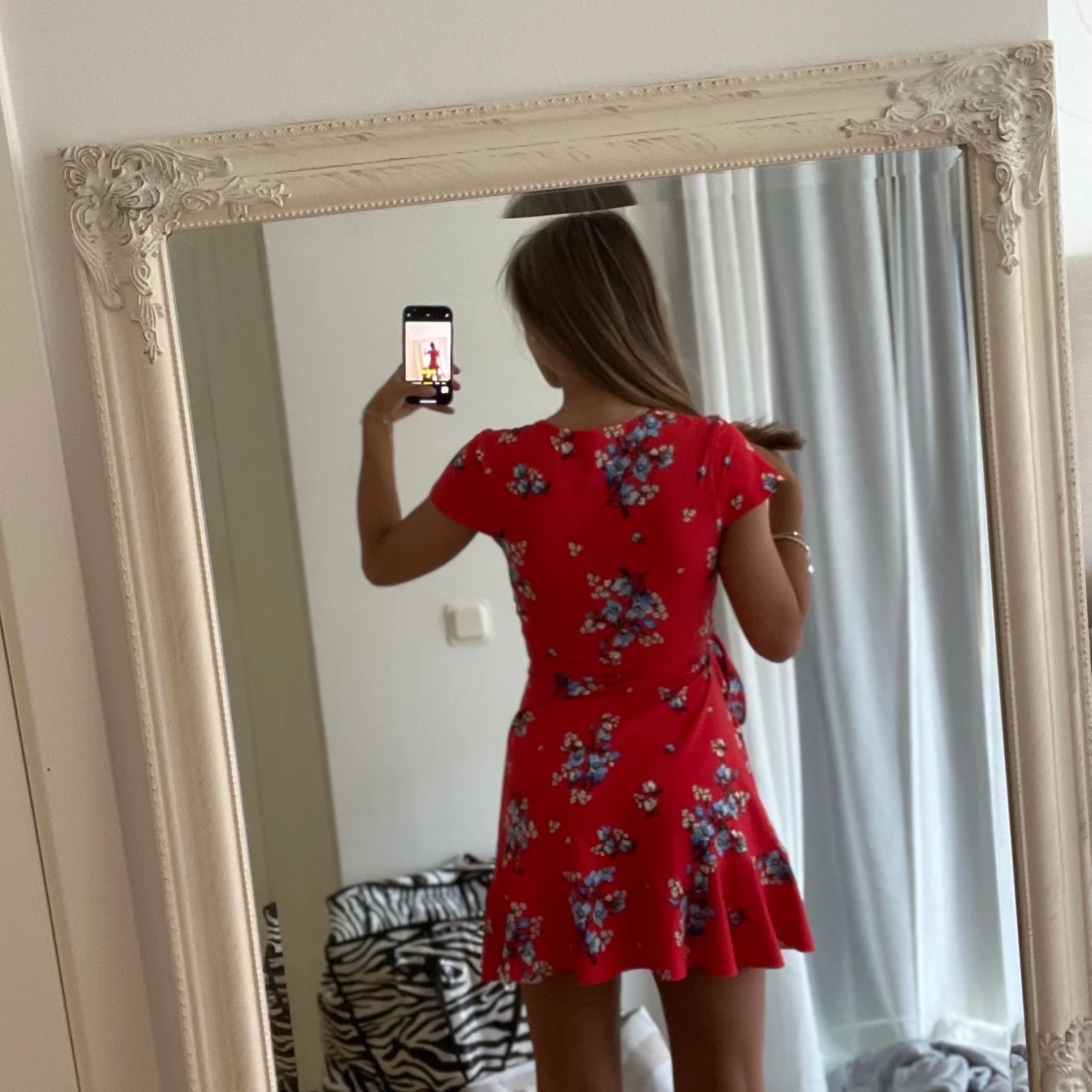 BLOMMIG SOMMARKLÄNNING RÖD - 91