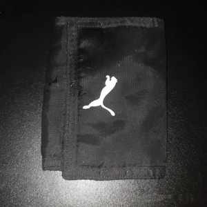 Puma plånbok - Använd i ca 2 månader, bara stått på hyllan i flera månader 