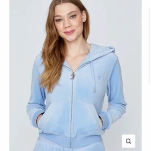 SÖKER ljus blå juicy couture kofta! - Hejsan! Jag söker en ljus blå juicy couture kofta! Jag har nämligen byxorna i Xxs men vill ha koftan i xxs eller xs. Helst pris runt 700 men vi kan diskutera pris💞