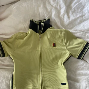 Vintage nike! - Skisnygg tröja från Nike 00-tal. Köpt second hand, men skicket är som ny!