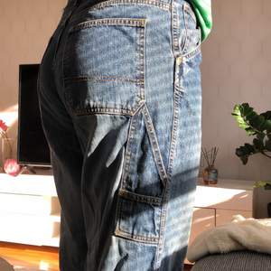 Baggy Jeans, storlek 40. Använd ett par gånger endast. 