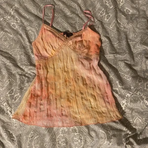 Rosa linne - Super gulligt rosa linne från Miss Ewing i storlek S Säljer då det inte kommer till andvändning🙌