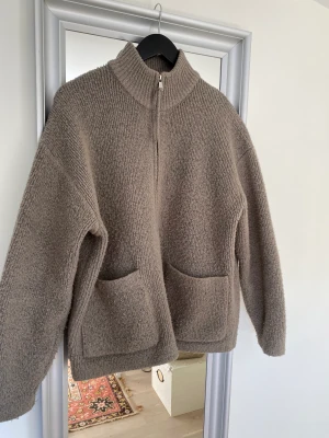 Stickad kofta - Poppis stickad kofta från zara i den beiga färgen😍😍