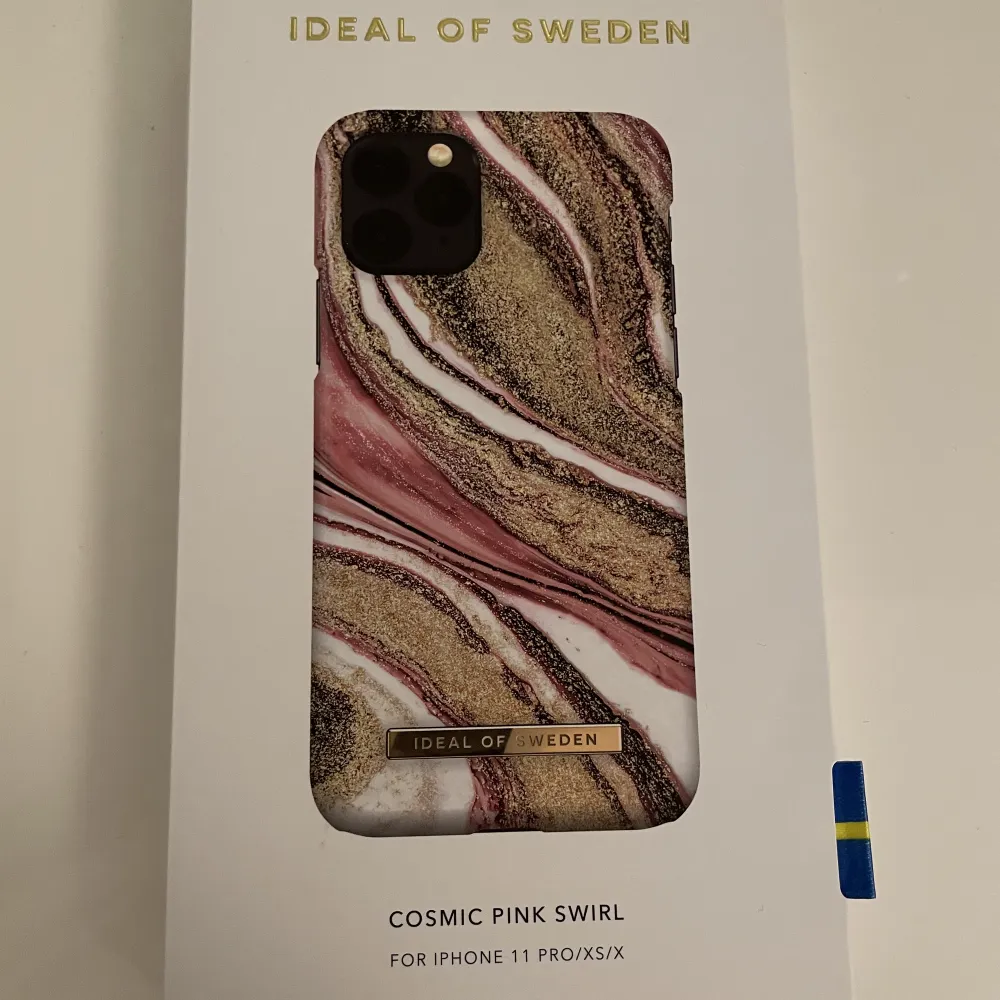 Oanvänt(!) mobilskal från Ideal of Sweden för iPhone 11 PRO/XS/X. Helt oanvänt då det beställdes i fel storlek. Ordinarie pris 299kr, säljer för 80kr+frakt.. Accessoarer.