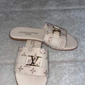 Louis Vuitton sandaler storlek 37 oanvända, Akopia