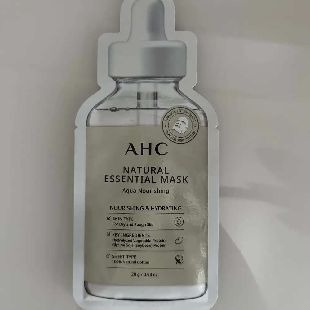 AHC Aqua Essential Nourishing Mask  Formulated to nourish dry skin, this mild mask is made from naturally derived ingredients. Kind to the skin, it gently infuses your complexion with essential hydration for a softer, smoother finish. . Övrigt.