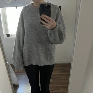 Stickad tröja  - Grå stickad tröja från Object. Sparsamt använd. 130 kr + frakt❤️