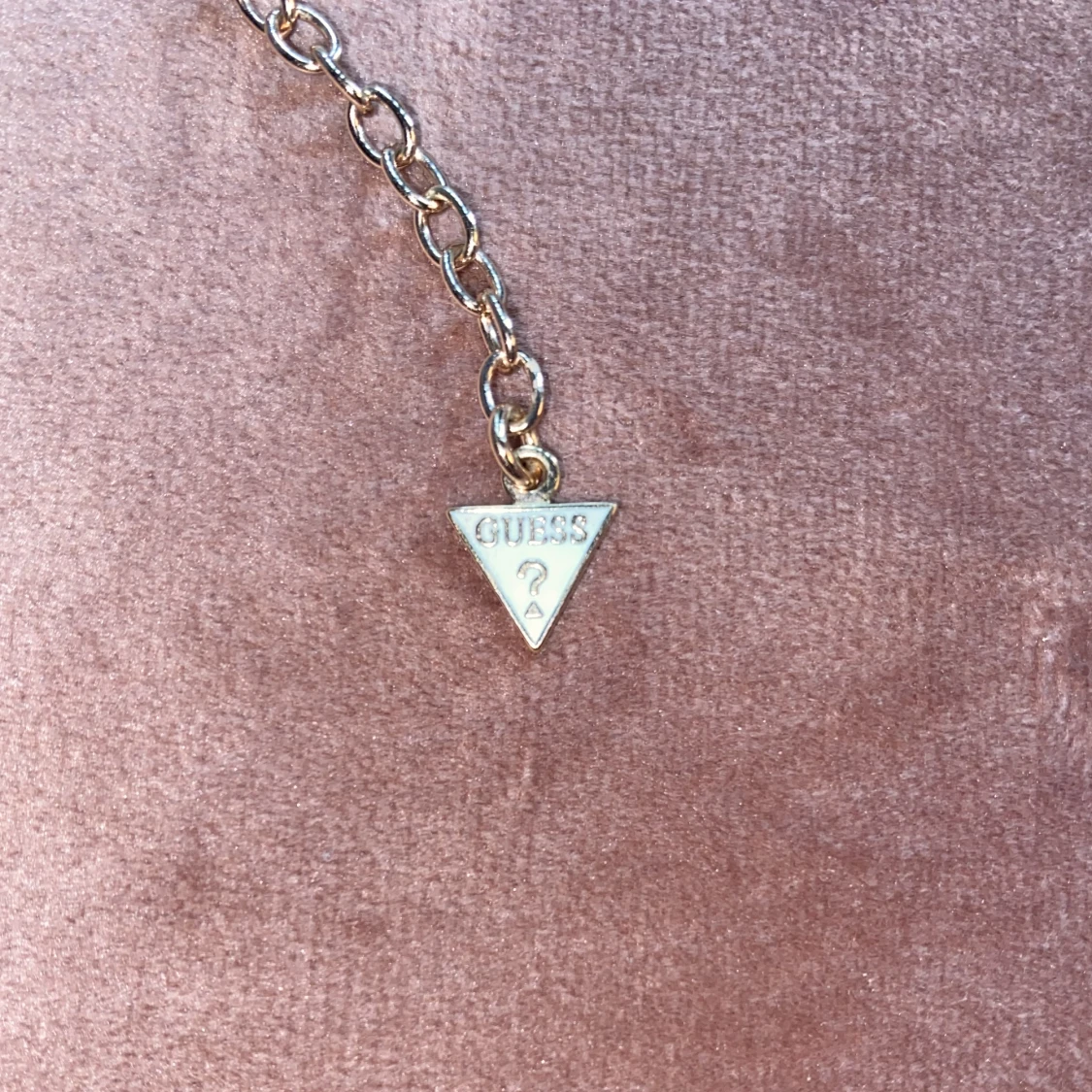 jättegulligt GUESS halsband💙  - 91