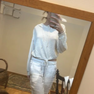 Mjukis tröja - As skön å mysig tröja storlek xs. Rensar, säljer därför till extremt billiga priser! 100kr