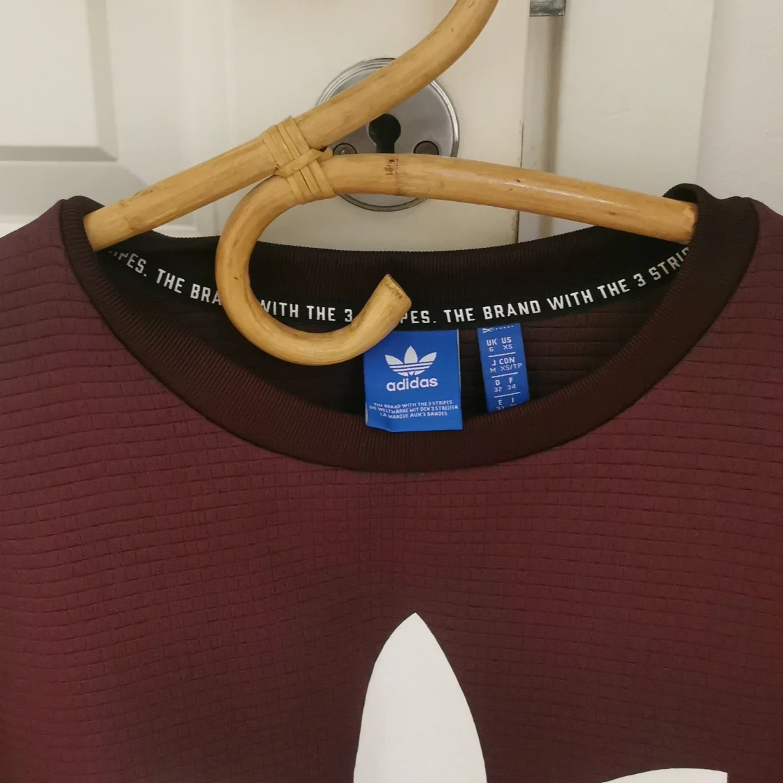 Adidas vinröda tröja  - 91